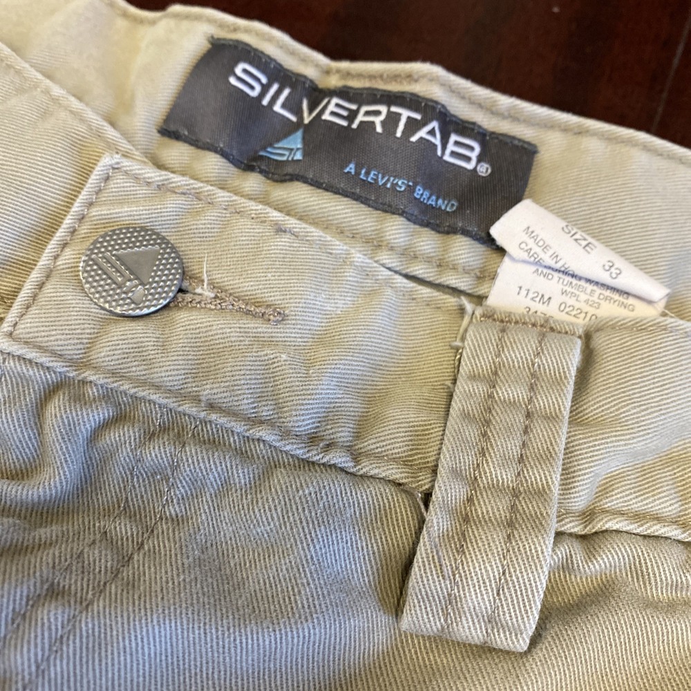 Vintage 90s Levis Silvertab Khaki Cargo Shorts Mens 33 Y2K Skater Chino Casual